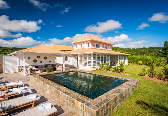 villa à Le Vauclin - Maison de luxe piscine et spa 