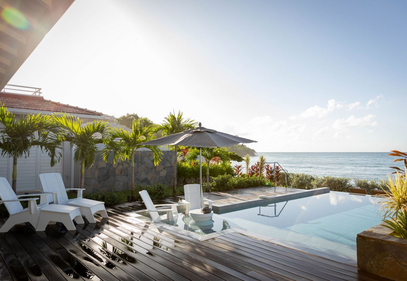 Villa à Le Diamant - Villa Régent - Magnifique villa en front de mer avec piscine privée Villa à Le Diamant - Villa Régent - Magnifique villa en front de mer avec piscine privée