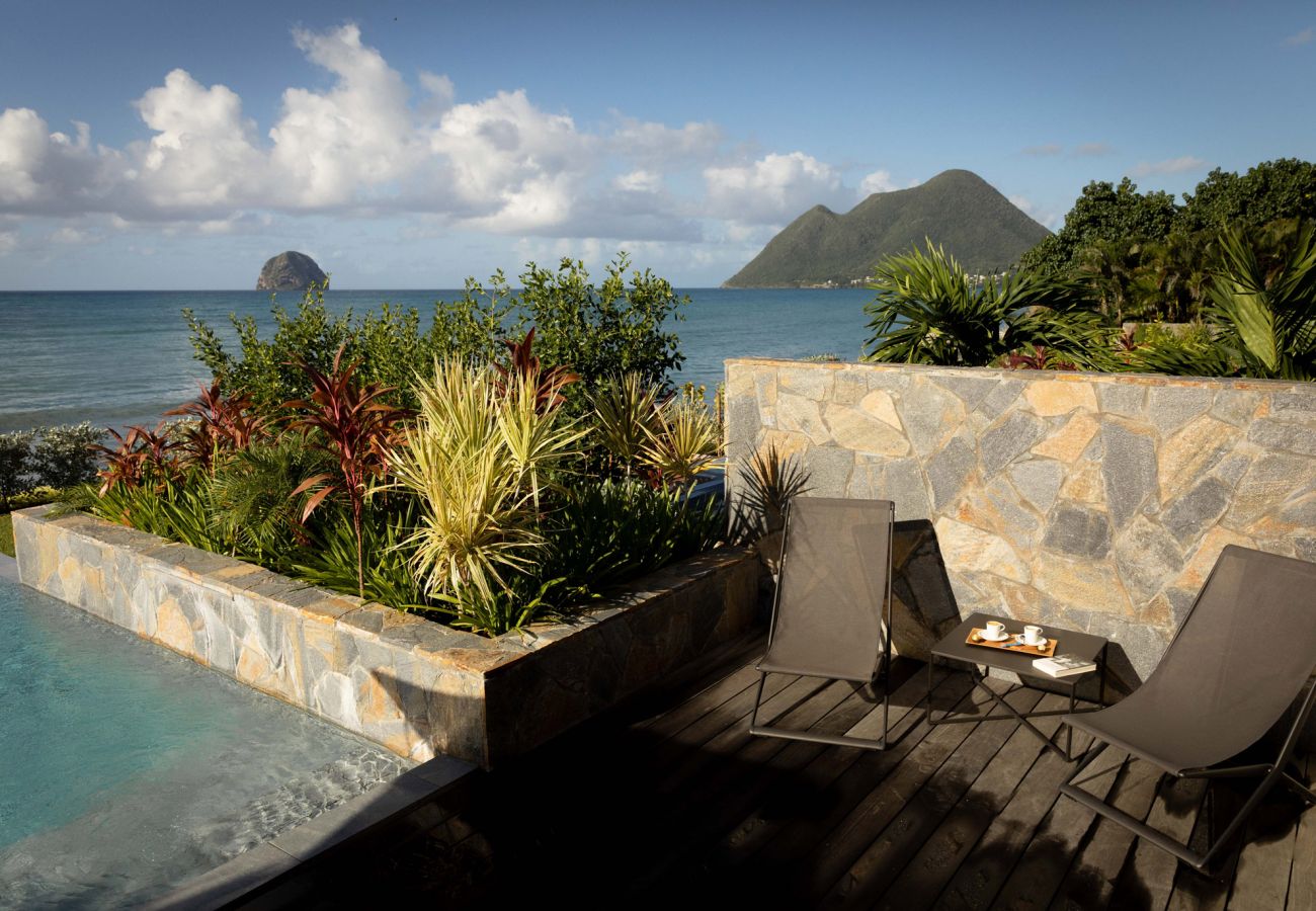 Villa à Le Diamant - Villa Régent - Magnifique villa en front de mer avec piscine privée Villa à Le Diamant - Villa Régent - Magnifique villa en front de mer avec piscine privée