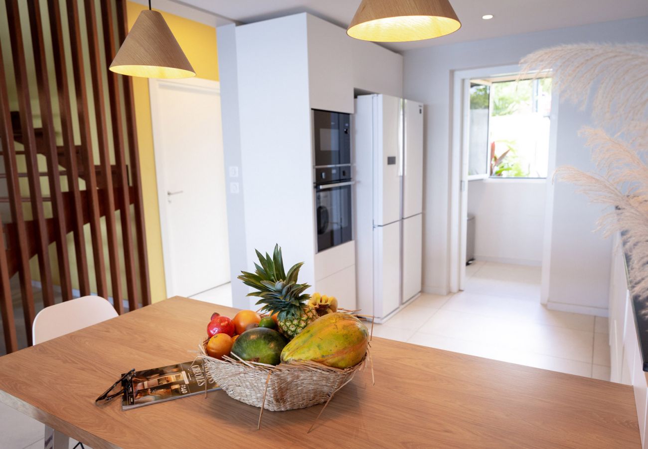 Villa à Le Diamant - Villa Régent - Magnifique villa en front de mer avec piscine privée Villa à Le Diamant - Villa Régent - Magnifique villa en front de mer avec piscine privée