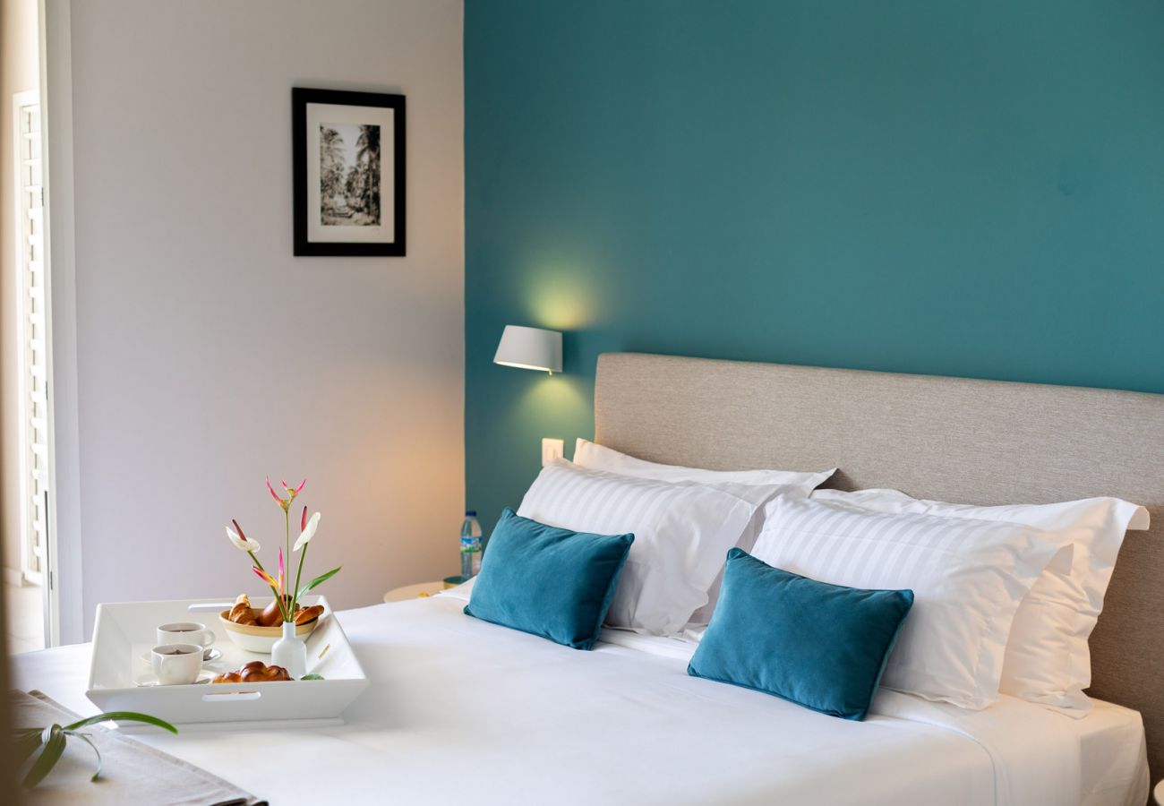 Villa à Le Diamant - Villa Régent - Magnifique villa en front de mer avec piscine privée Villa à Le Diamant - Villa Régent - Magnifique villa en front de mer avec piscine privée