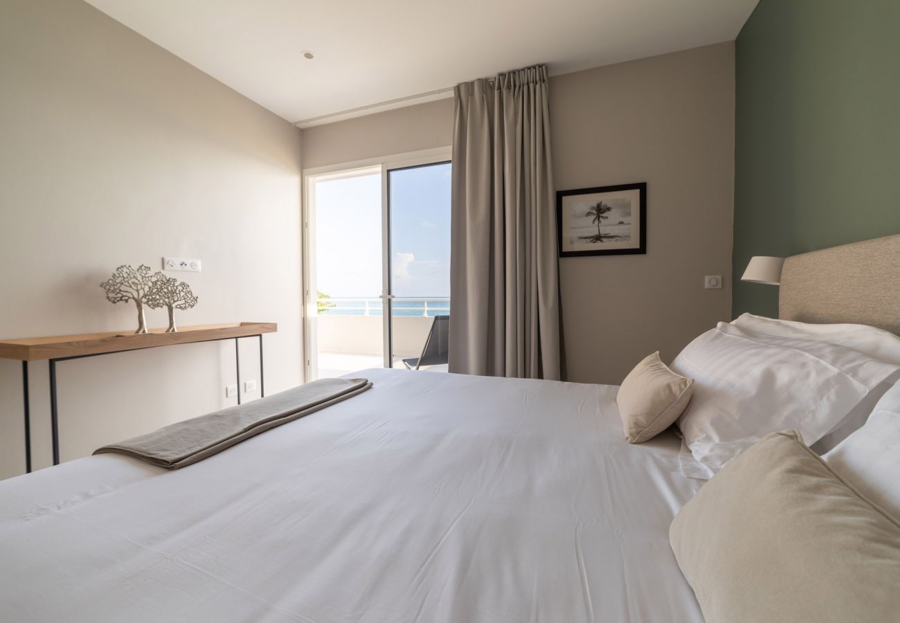 Villa à Le Diamant - Villa Régent - Magnifique villa en front de mer avec piscine privée Villa à Le Diamant - Villa Régent - Magnifique villa en front de mer avec piscine privée