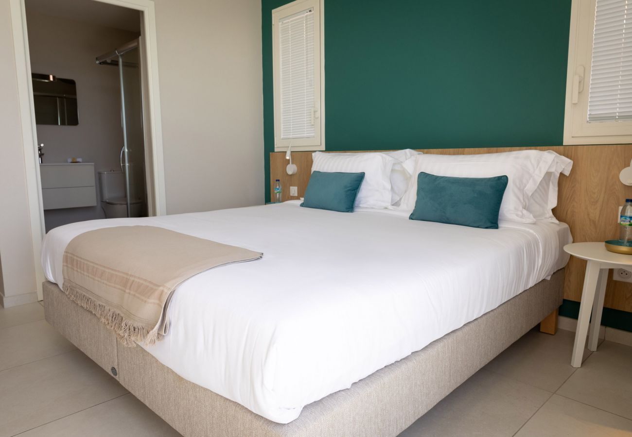 Villa à Le Diamant - Villa Régent - Magnifique villa en front de mer avec piscine privée Villa à Le Diamant - Villa Régent - Magnifique villa en front de mer avec piscine privée