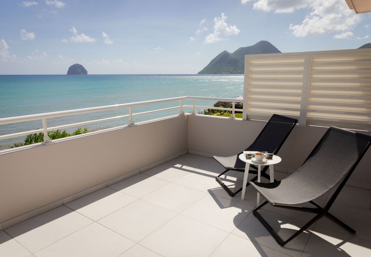 Villa à Le Diamant - Villa Régent - Magnifique villa en front de mer avec piscine privée Villa à Le Diamant - Villa Régent - Magnifique villa en front de mer avec piscine privée