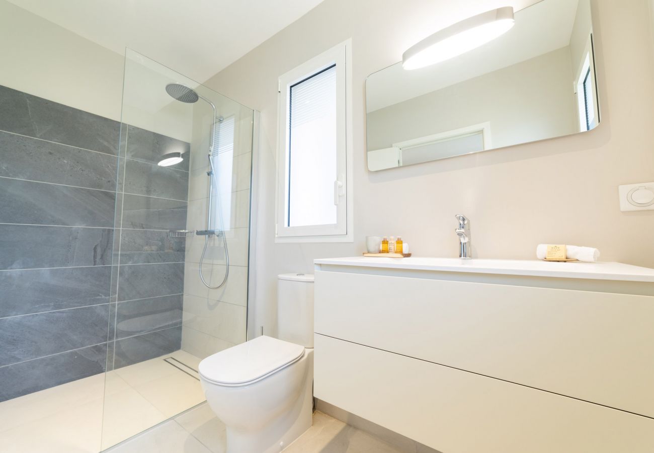 Villa à Le Diamant - Villa Régent - Magnifique villa en front de mer avec piscine privée Villa à Le Diamant - Villa Régent - Magnifique villa en front de mer avec piscine privée