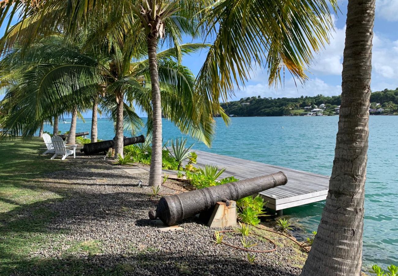 Villa à Le François - Villa Eden Cap - Villa Antillaises moderne les pieds dans l'eau