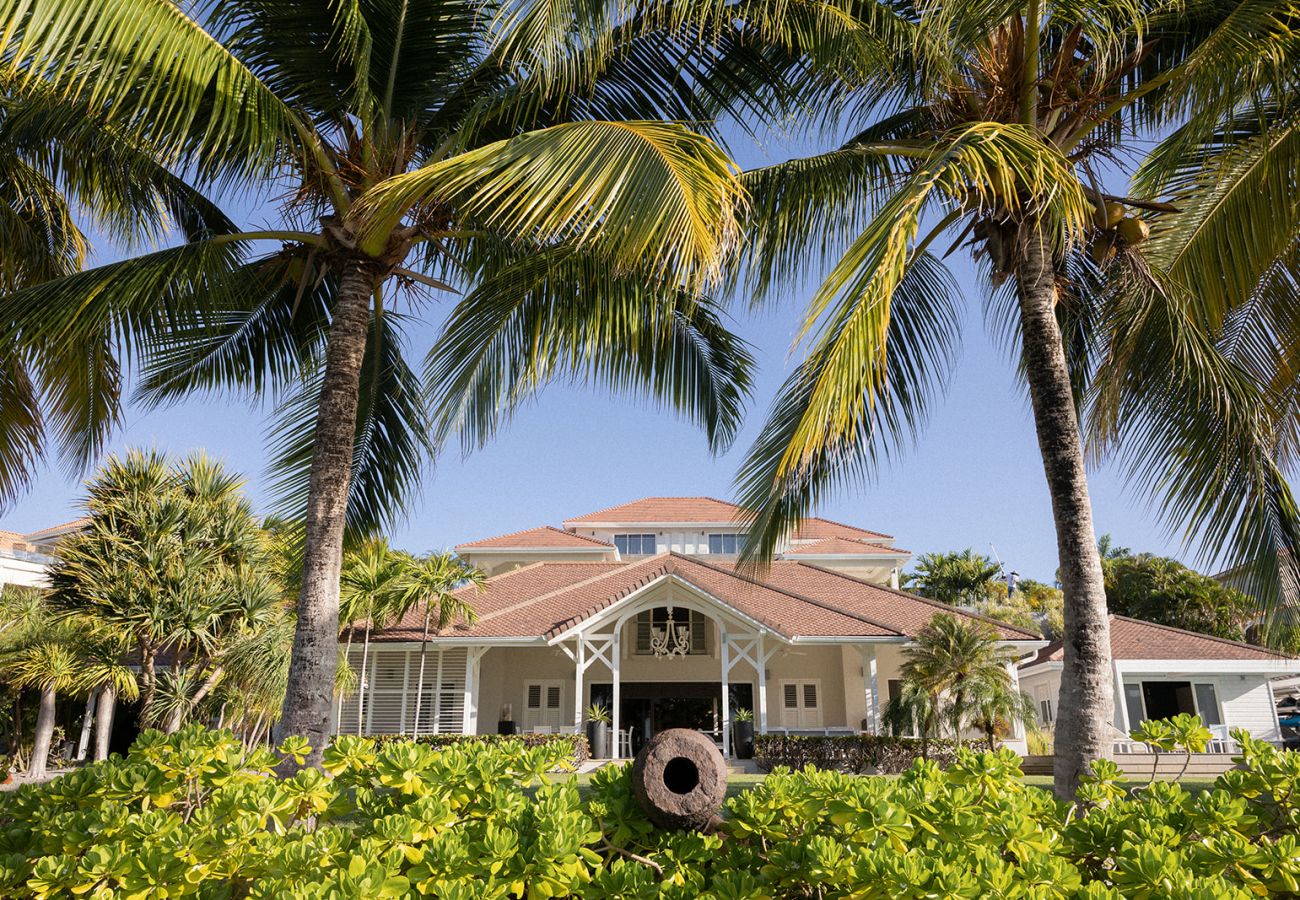 Villa à Le François - Villa Eden Cap - Villa Antillaises moderne les pieds dans l'eau